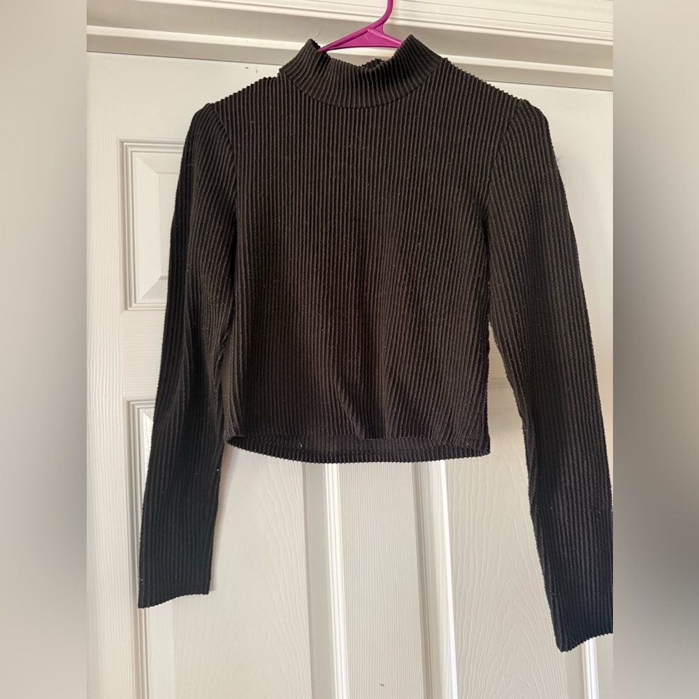 Long sleeve cropped shirt